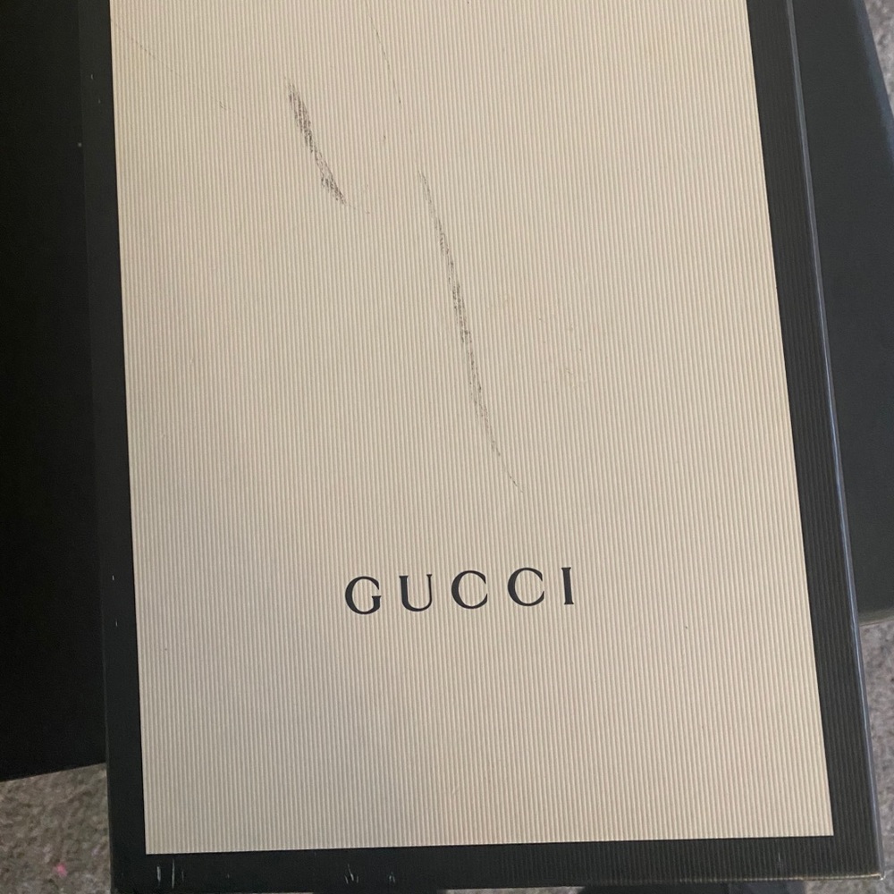 Women’s Gucci sneakers